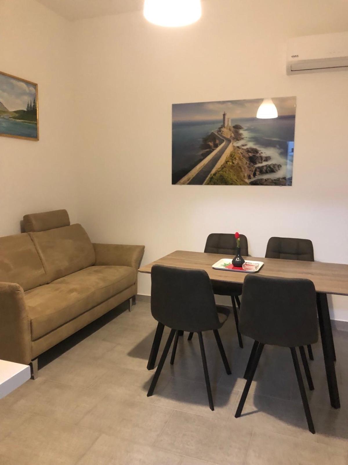 Apartmani Gavran 皮罗瓦茨 外观 照片