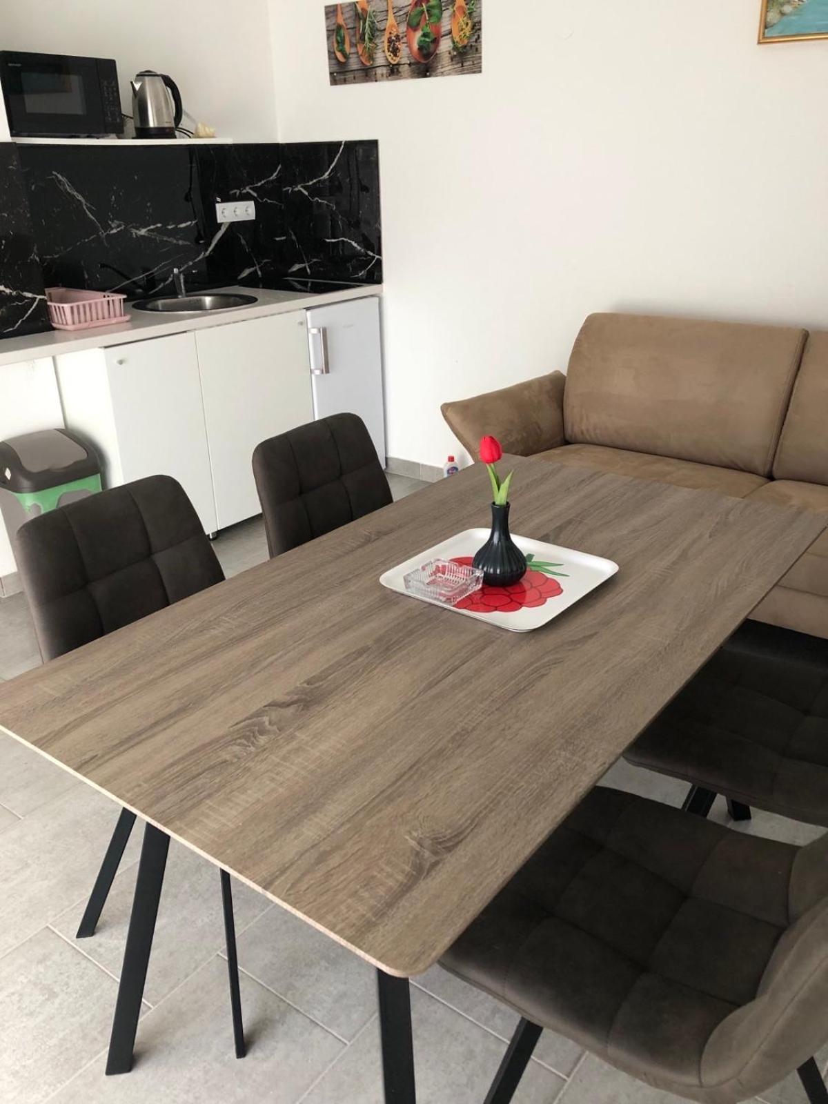 Apartmani Gavran 皮罗瓦茨 外观 照片
